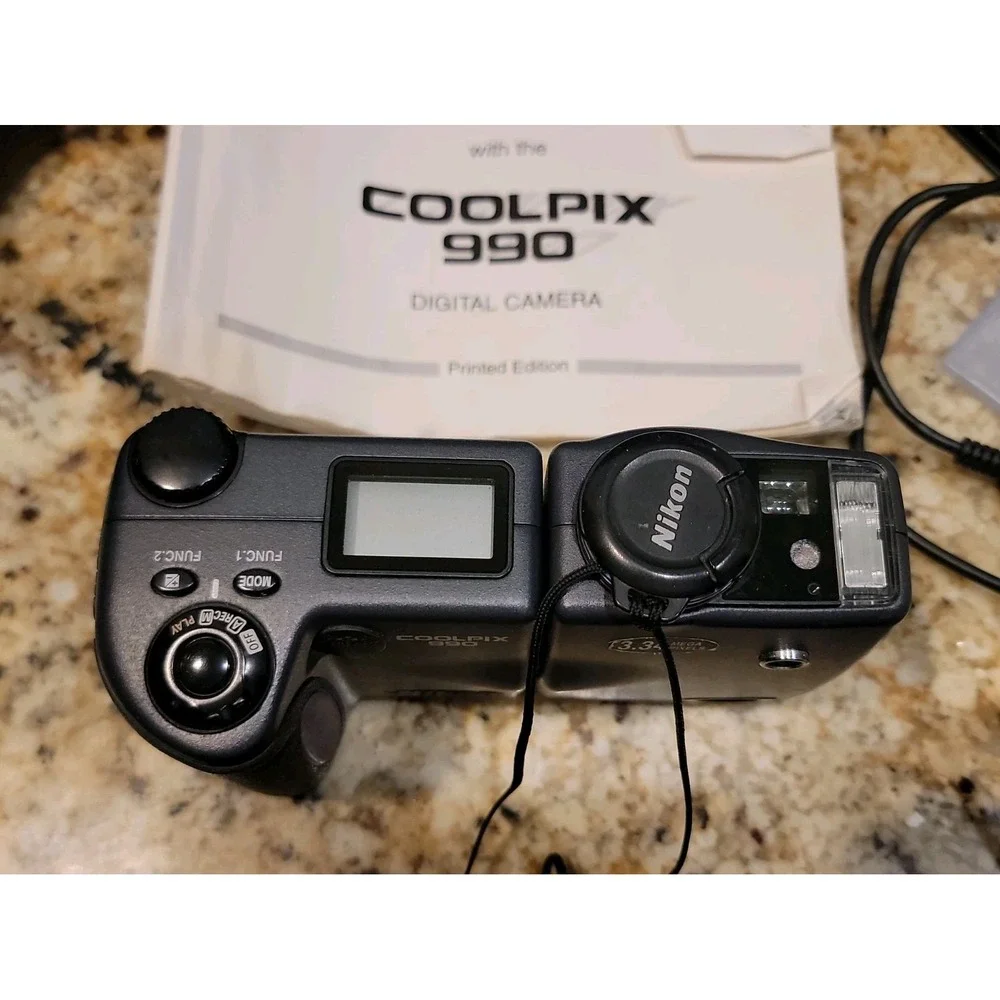 Nikon Coolpix 990 Digital Camera/case 512 Mb Memory Stick Untested As-IS Parts